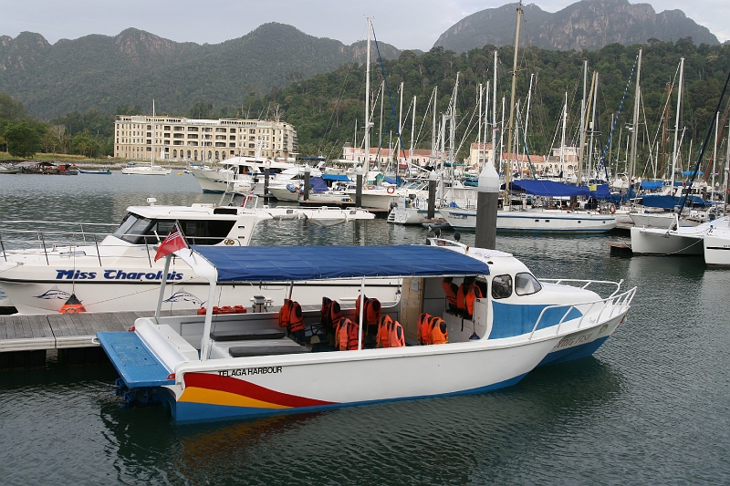 IMG_5027.jpg - Speedboat 'Flying Fish' takes 1hr to reach Koh Lipe