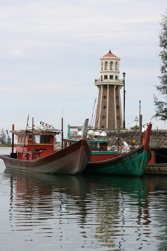IMG_5033.jpg - Boats & Lighthouse